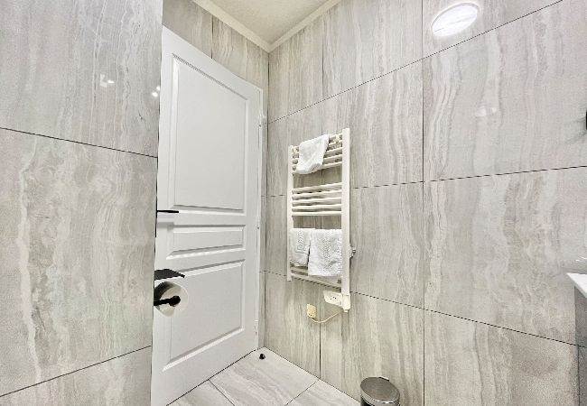 Studio in Menton - 56-"La Villa Melanie" Neuf, Equipé, Terr Studio in Menton - 56-"La Villa Melanie" Neuf, Equipé, Terr