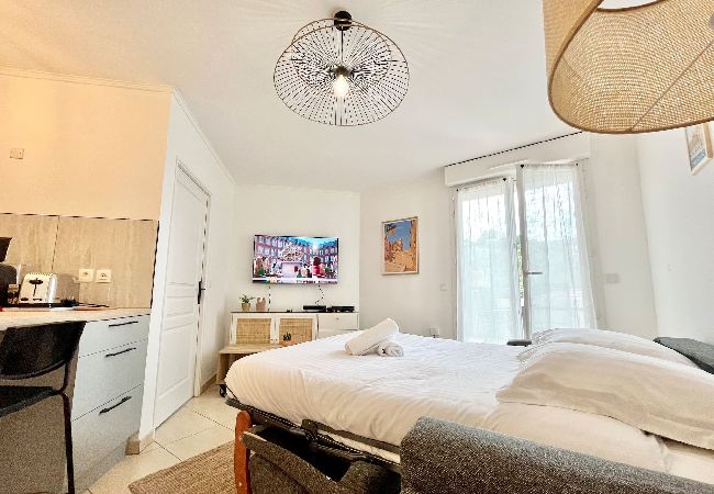 Studio in Menton - 56-"La Villa Melanie" Neuf, Equipé, Terr Studio in Menton - 56-"La Villa Melanie" Neuf, Equipé, Terr