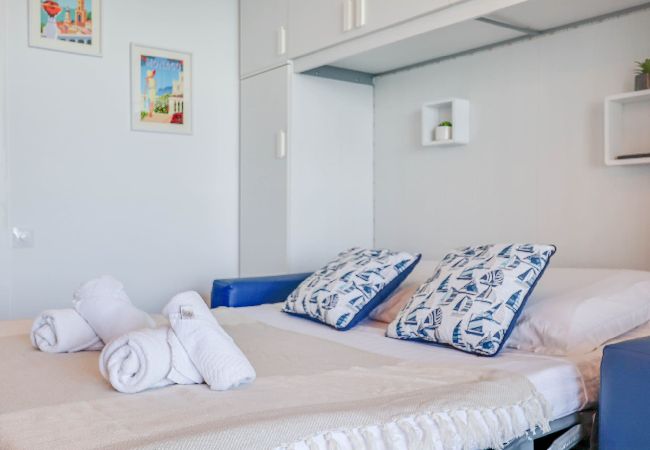 Studio in Menton - 18-« Château Saint Louis 3 » Vue Mer, Terrasse Studio in Menton - 18-« Château Saint Louis 3 » Vue Mer, Terrasse