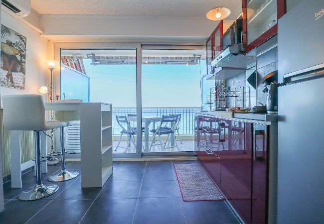 Studio in Menton - 18-« Château Saint Louis 3 » Vue Mer, Terrasse Studio in Menton - 18-« Château Saint Louis 3 » Vue Mer, Terrasse