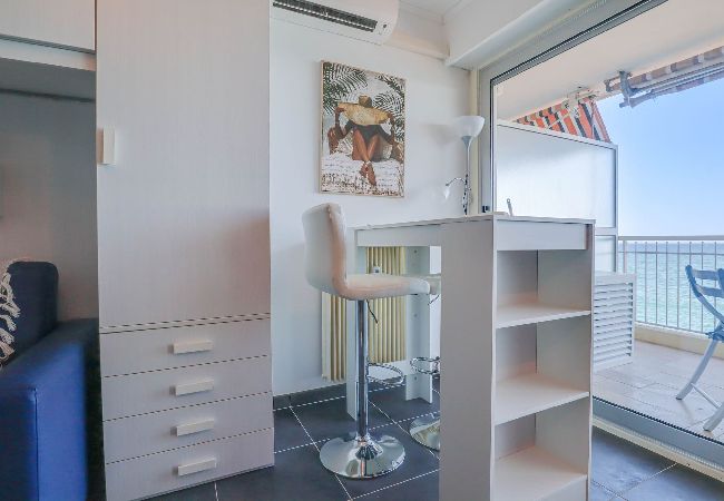 Studio in Menton - 18-« Château Saint Louis 3 » Vue Mer, Terrasse Studio in Menton - 18-« Château Saint Louis 3 » Vue Mer, Terrasse