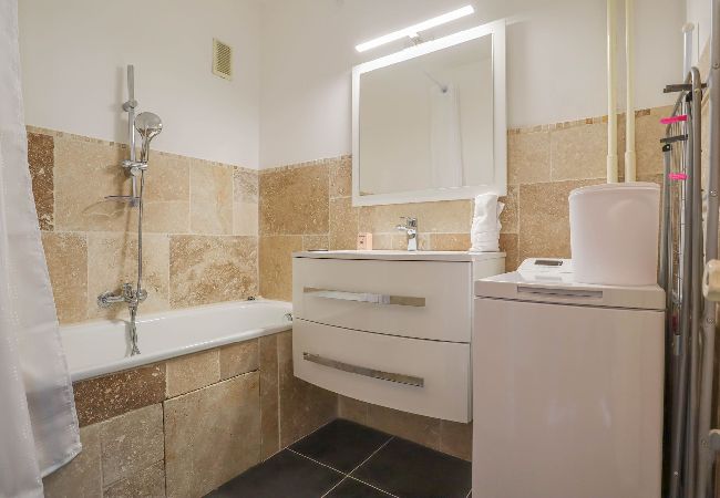 Studio in Menton - 18-« Château Saint Louis 3 » Vue Mer, Terrasse Studio in Menton - 18-« Château Saint Louis 3 » Vue Mer, Terrasse