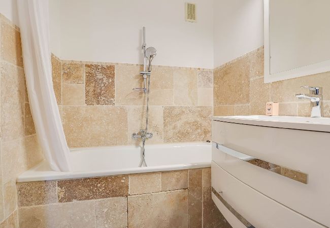 Studio in Menton - 18-« Château Saint Louis 3 » Vue Mer, Terrasse Studio in Menton - 18-« Château Saint Louis 3 » Vue Mer, Terrasse