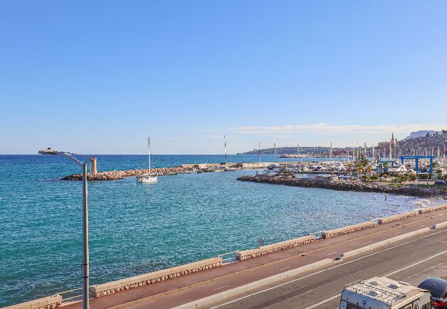 Studio in Menton - 18-« Château Saint Louis 3 » Vue Mer, Terrasse Studio in Menton - 18-« Château Saint Louis 3 » Vue Mer, Terrasse