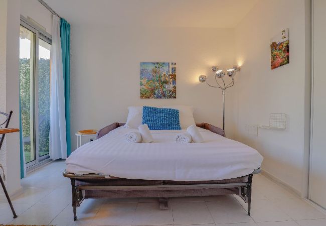 Studio in Menton - 72-"Charmant studio" Plein centre, Calme Studio in Menton - 72-"Charmant studio" Plein centre, Calme