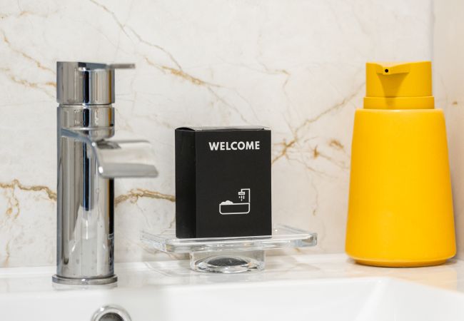 Studio in Menton - 72-"Charmant studio" Plein centre, Calme Studio in Menton - 72-"Charmant studio" Plein centre, Calme