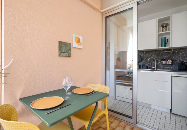 Studio in Menton - 72-"Charmant studio" Plein centre, Calme Studio in Menton - 72-"Charmant studio" Plein centre, Calme