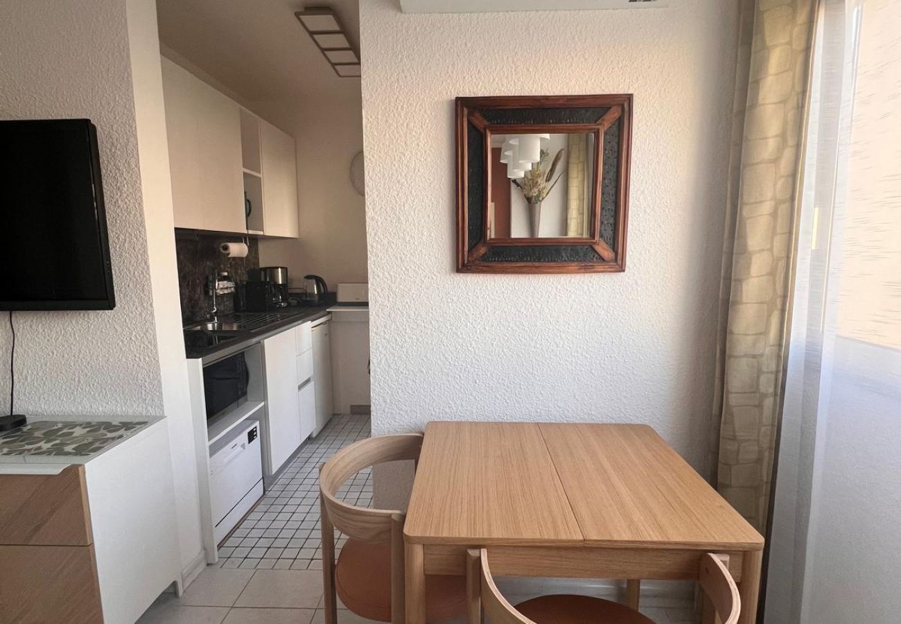 Studio in Menton - 72-"Charmant studio" Plein centre, Calme