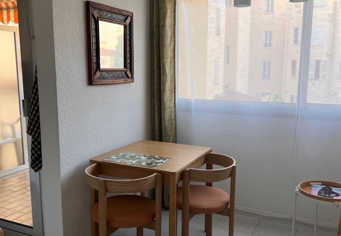 Studio in Menton - 72-"Charmant studio" Plein centre, Calme