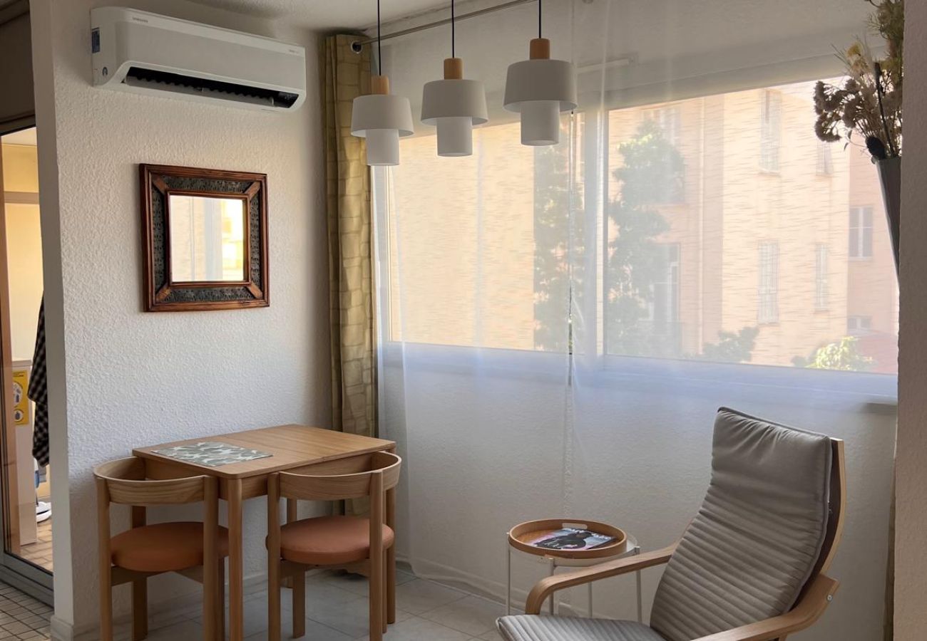 Studio in Menton - 72-"Charmant studio" Plein centre, Calme