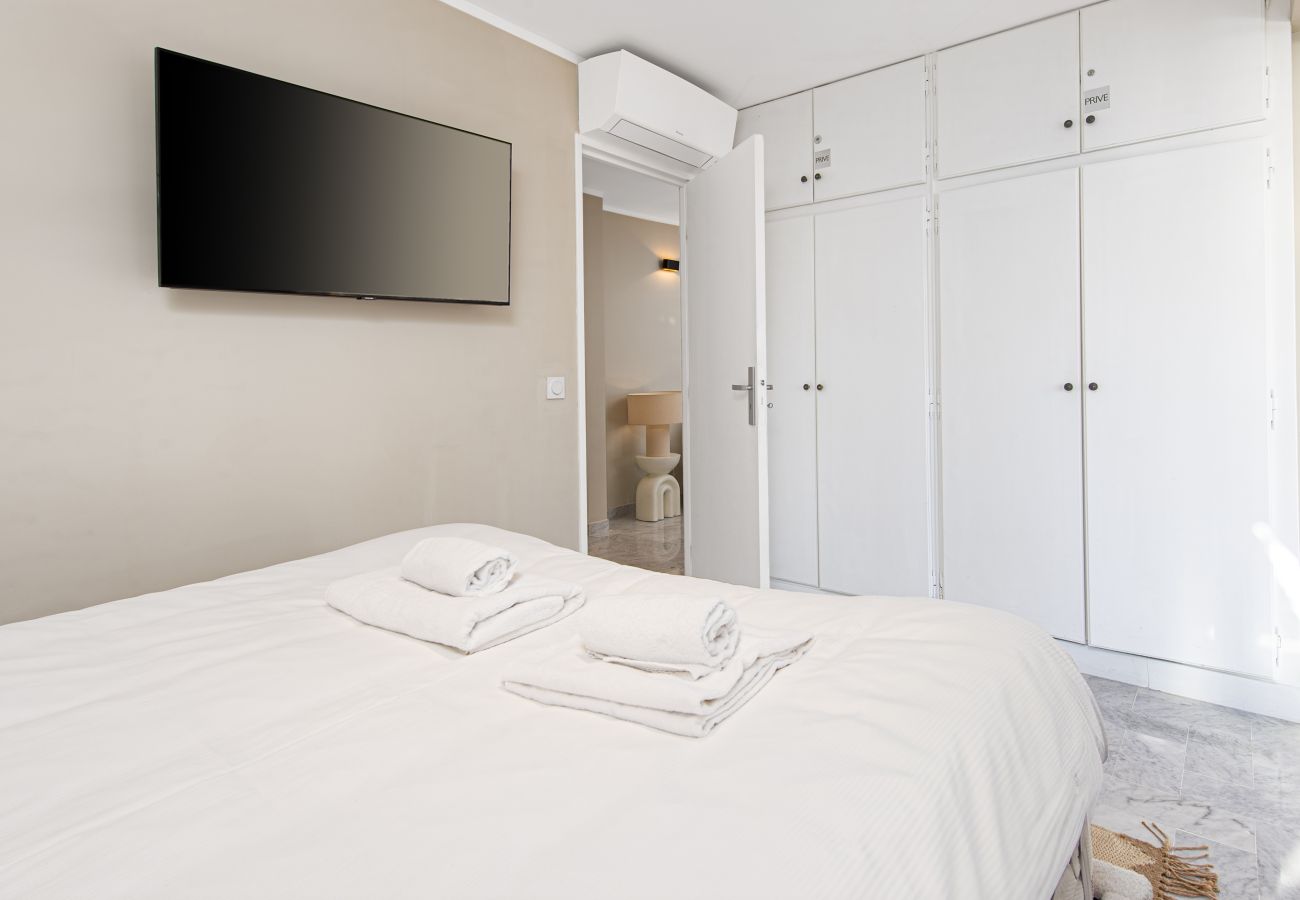 Apartment in Menton - 64-"Vue Mer Unique" Appartement Luxueux,