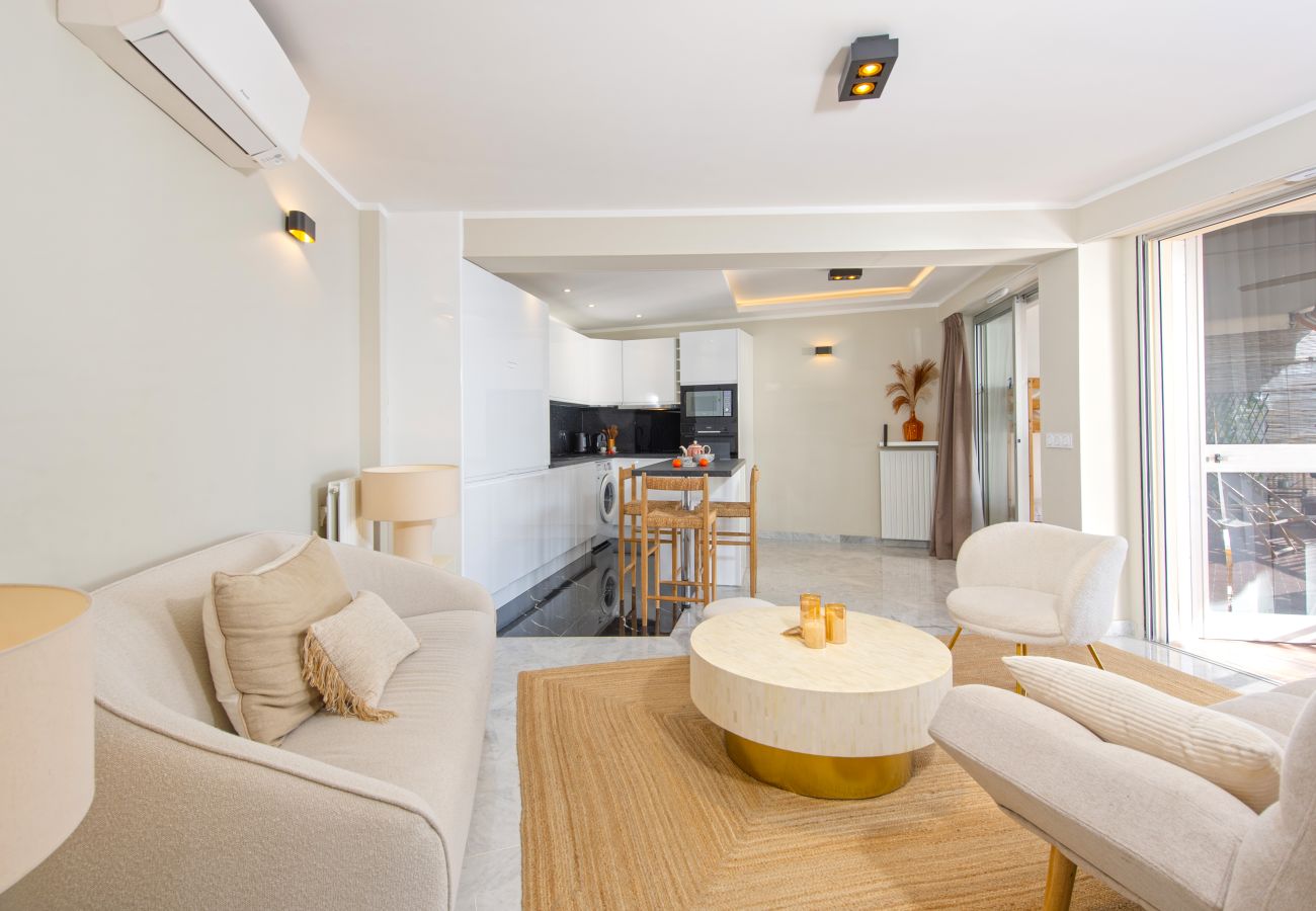 Apartment in Menton - 64-"Vue Mer Unique" Appartement Luxueux,