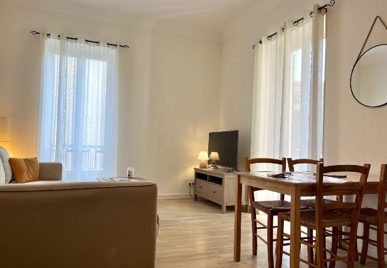 Apartment in Menton - 45-« Villa Coquette » Plein centre, Proche plage
