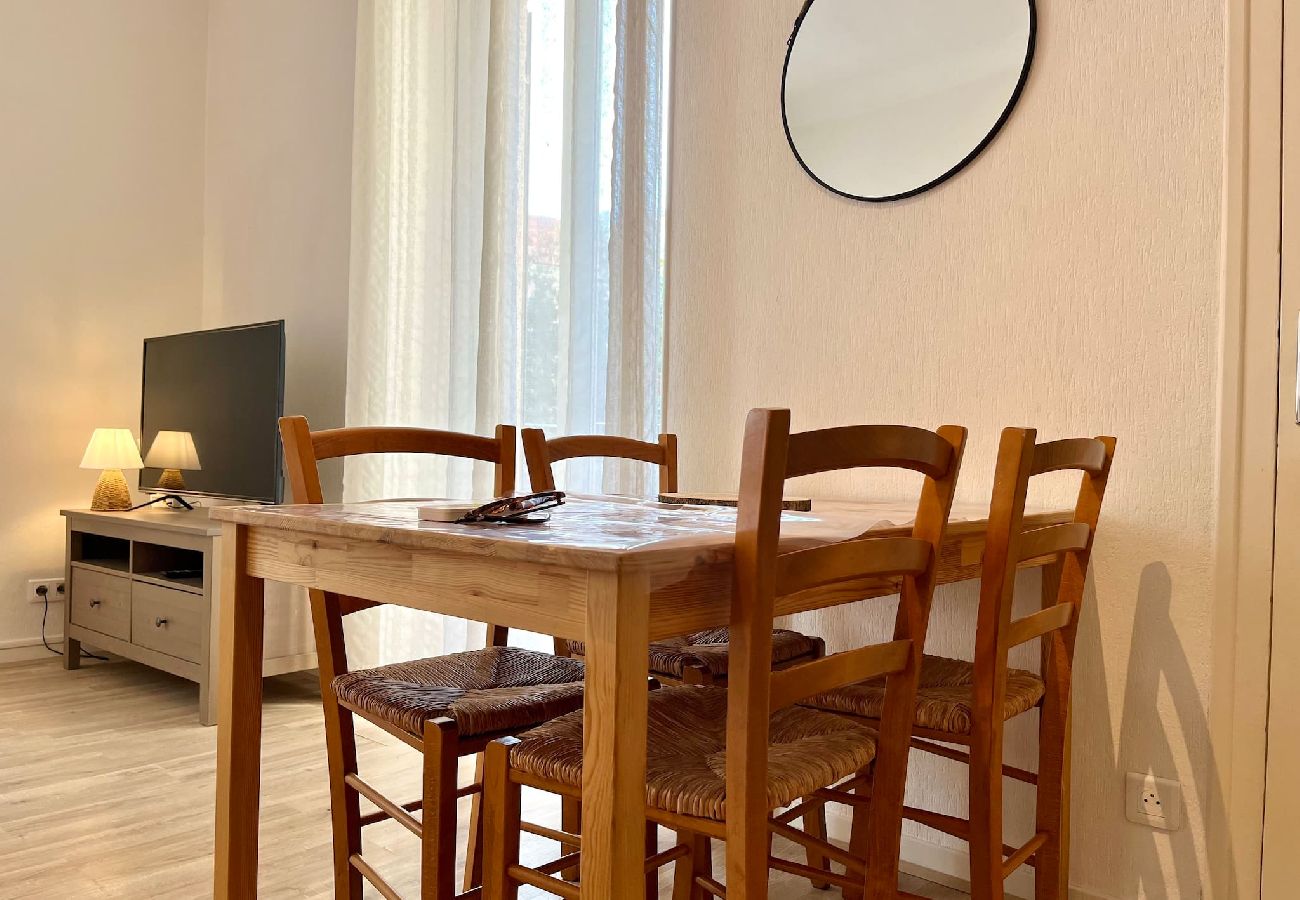 Apartment in Menton - 45-« Villa Coquette » Plein centre, Proche plage