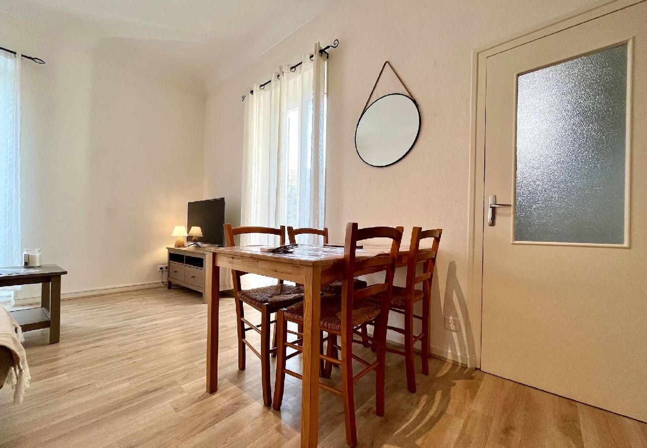Apartment in Menton - 45-« Villa Coquette » Plein centre, Proche plage