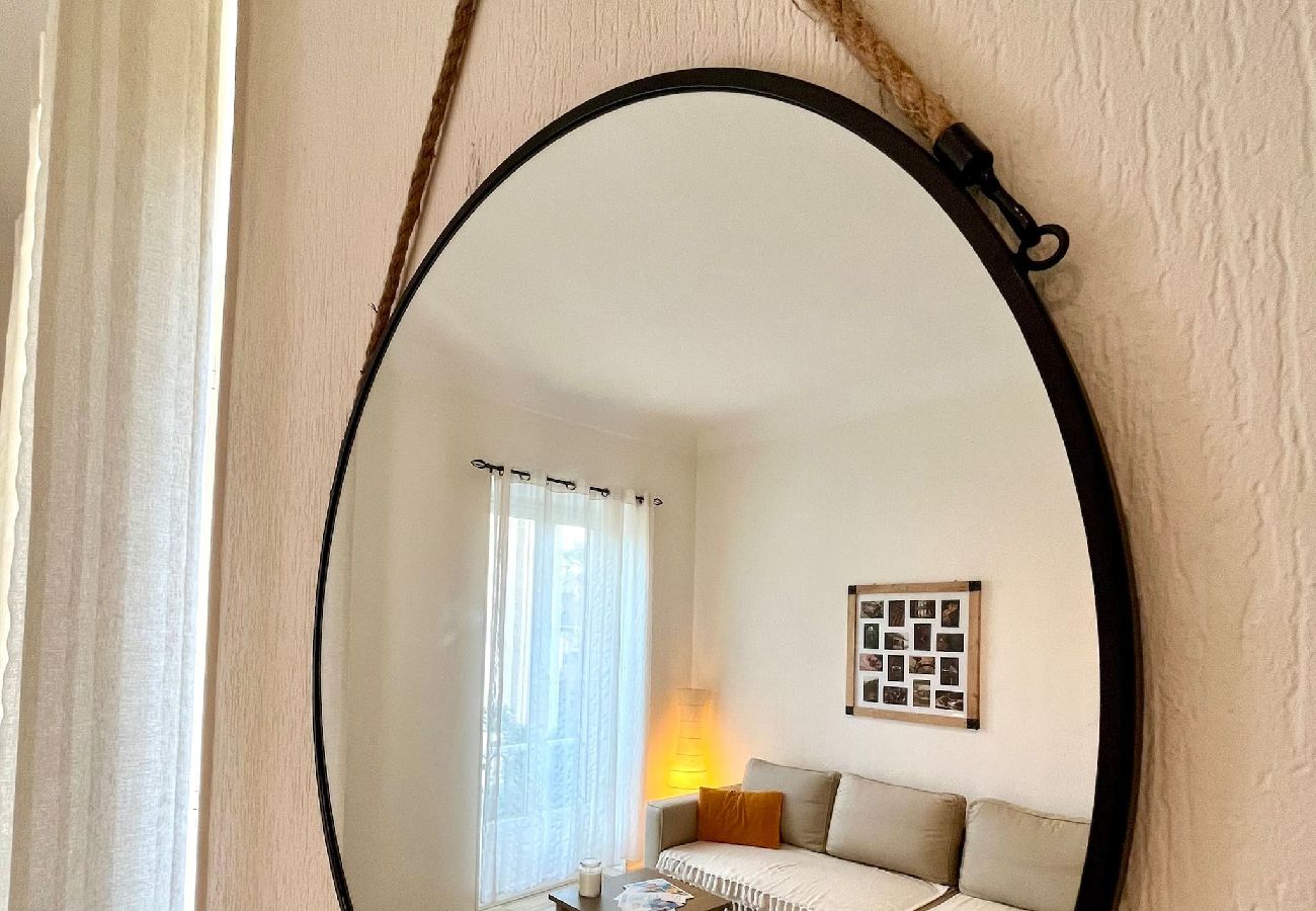 Apartment in Menton - 45-« Villa Coquette » Plein centre, Proche plage