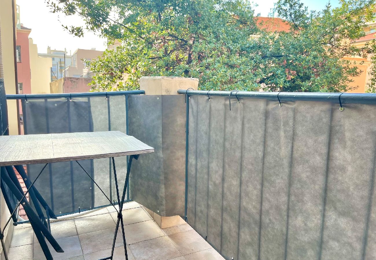 Apartment in Menton - 45-« Villa Coquette » Plein centre, Proche plage