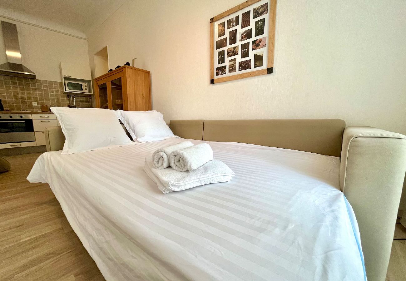 Apartment in Menton - 45-« Villa Coquette » Plein centre, Proche plage