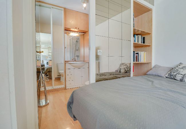 Studio in Roquebrune-Cap-Martin - 4-Cosy studio, proche Plage et Gare, vue Montagne Studio in Roquebrune-Cap-Martin - 4-Cosy studio, proche Plage et Gare, vue Montagne