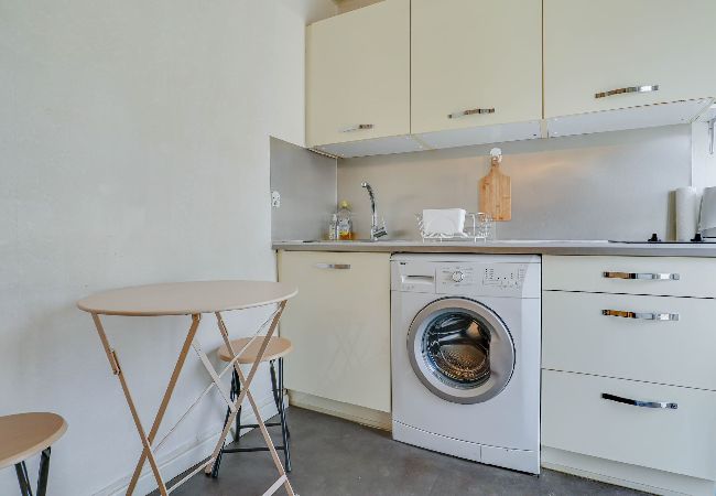 Studio in Roquebrune-Cap-Martin - 4-Cosy studio, proche Plage et Gare, vue Montagne Studio in Roquebrune-Cap-Martin - 4-Cosy studio, proche Plage et Gare, vue Montagne