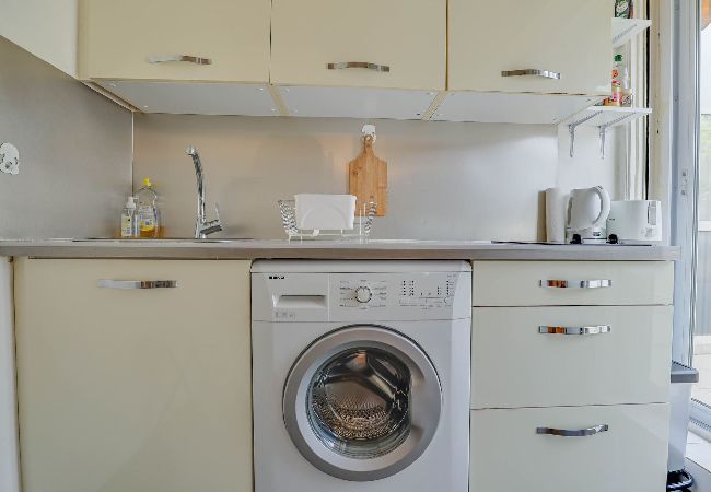 Studio in Roquebrune-Cap-Martin - 4-Cosy studio, proche Plage et Gare, vue Montagne Studio in Roquebrune-Cap-Martin - 4-Cosy studio, proche Plage et Gare, vue Montagne