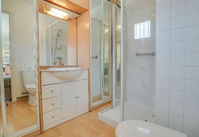 Studio in Roquebrune-Cap-Martin - 4-Cosy studio, proche Plage et Gare, vue Montagne Studio in Roquebrune-Cap-Martin - 4-Cosy studio, proche Plage et Gare, vue Montagne