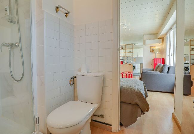 Studio in Roquebrune-Cap-Martin - 4-Cosy studio, proche Plage et Gare, vue Montagne Studio in Roquebrune-Cap-Martin - 4-Cosy studio, proche Plage et Gare, vue Montagne