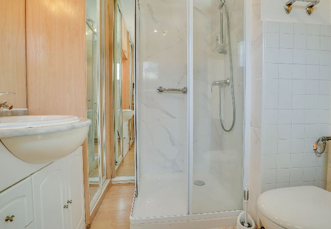 Studio in Roquebrune-Cap-Martin - 4-Cosy studio, proche Plage et Gare, vue Montagne Studio in Roquebrune-Cap-Martin - 4-Cosy studio, proche Plage et Gare, vue Montagne