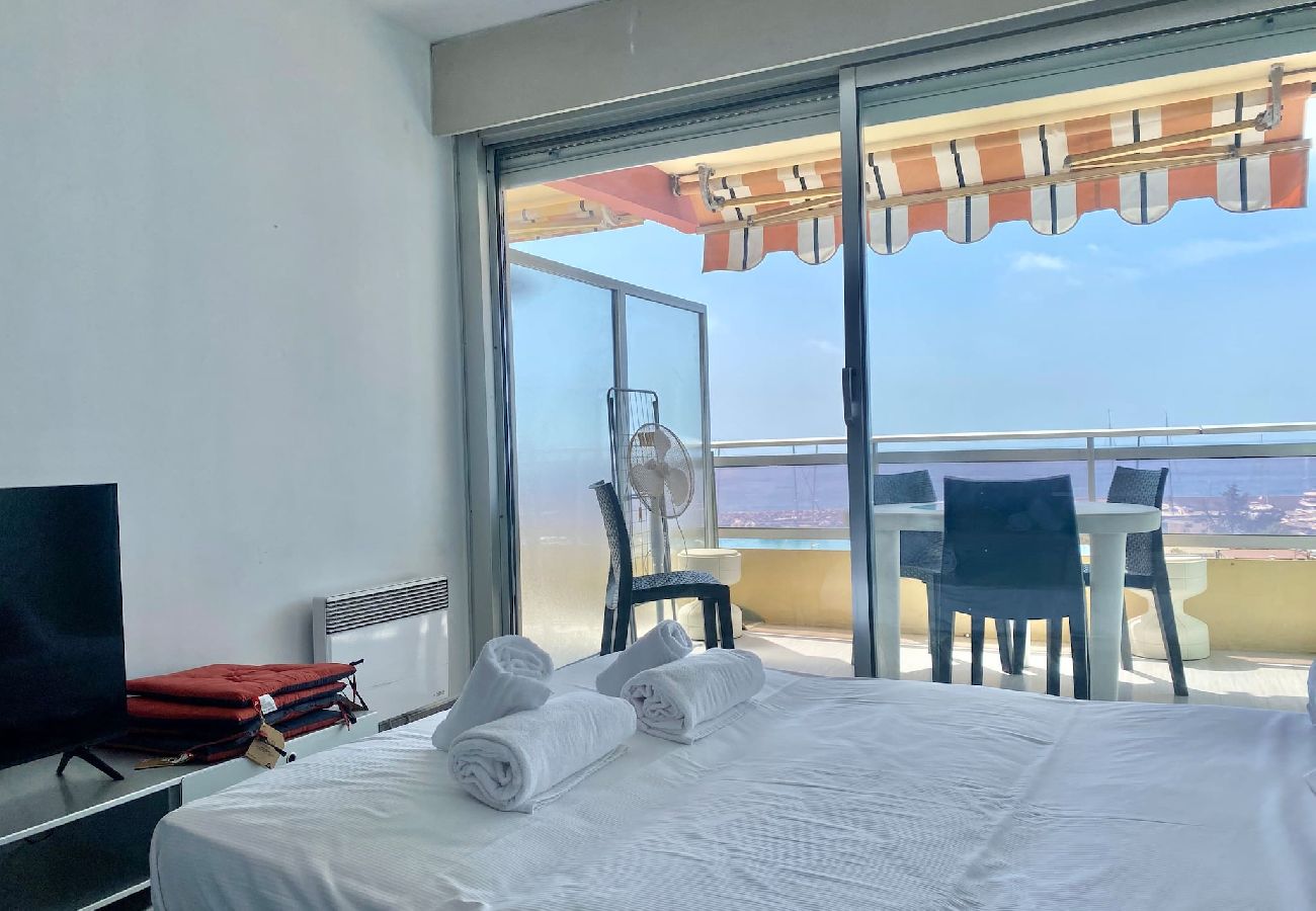 Studio in Menton - 77-Le diplomat, vue mer, cosy