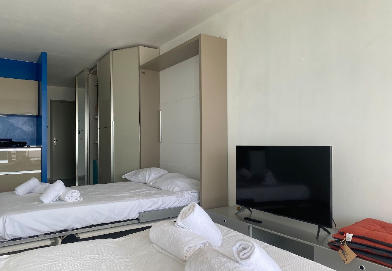 Studio in Menton - 77-Le diplomat, vue mer, cosy