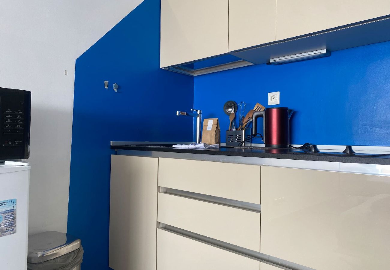 Studio in Menton - 77-Le diplomat, vue mer, cosy