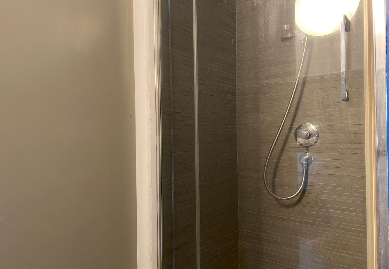 Studio in Menton - 77-Le diplomat, vue mer, cosy