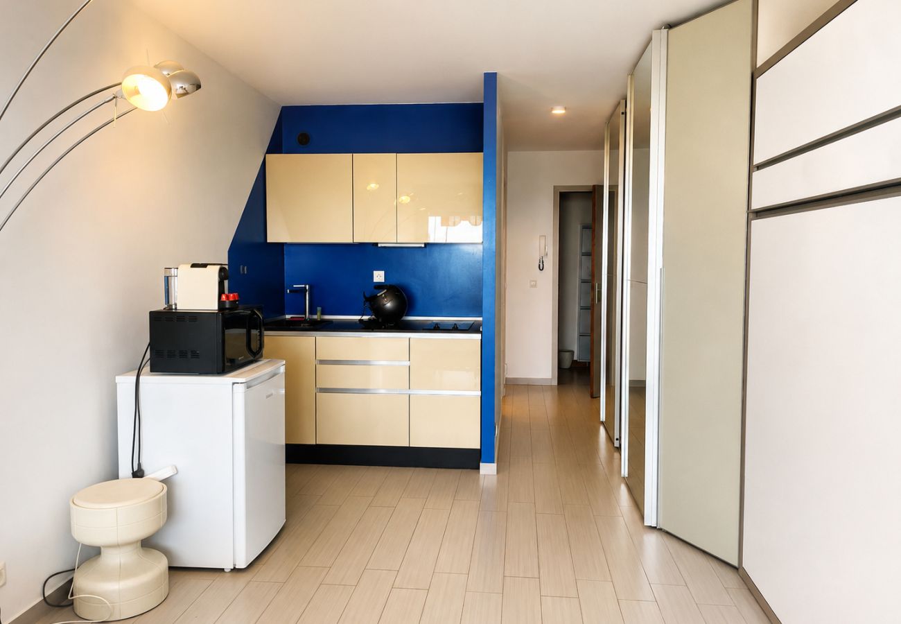 Studio in Menton - 77-Le diplomat, vue mer, cosy