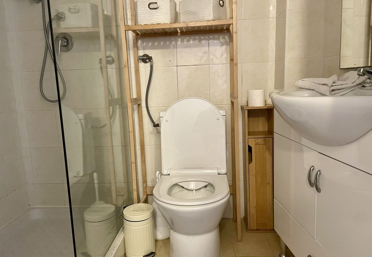 Studio in Menton - 5- 68 rue longue (vieille ville)