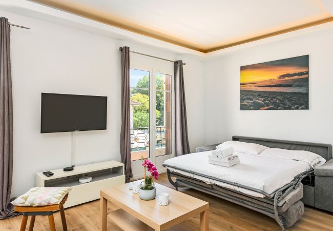 Apartment in Roquebrune-Cap-Martin - 31-"Les Orchidées" Cosy et rénové, Proch Apartment in Roquebrune-Cap-Martin - 31-"Les Orchidées" Cosy et rénové, Proch