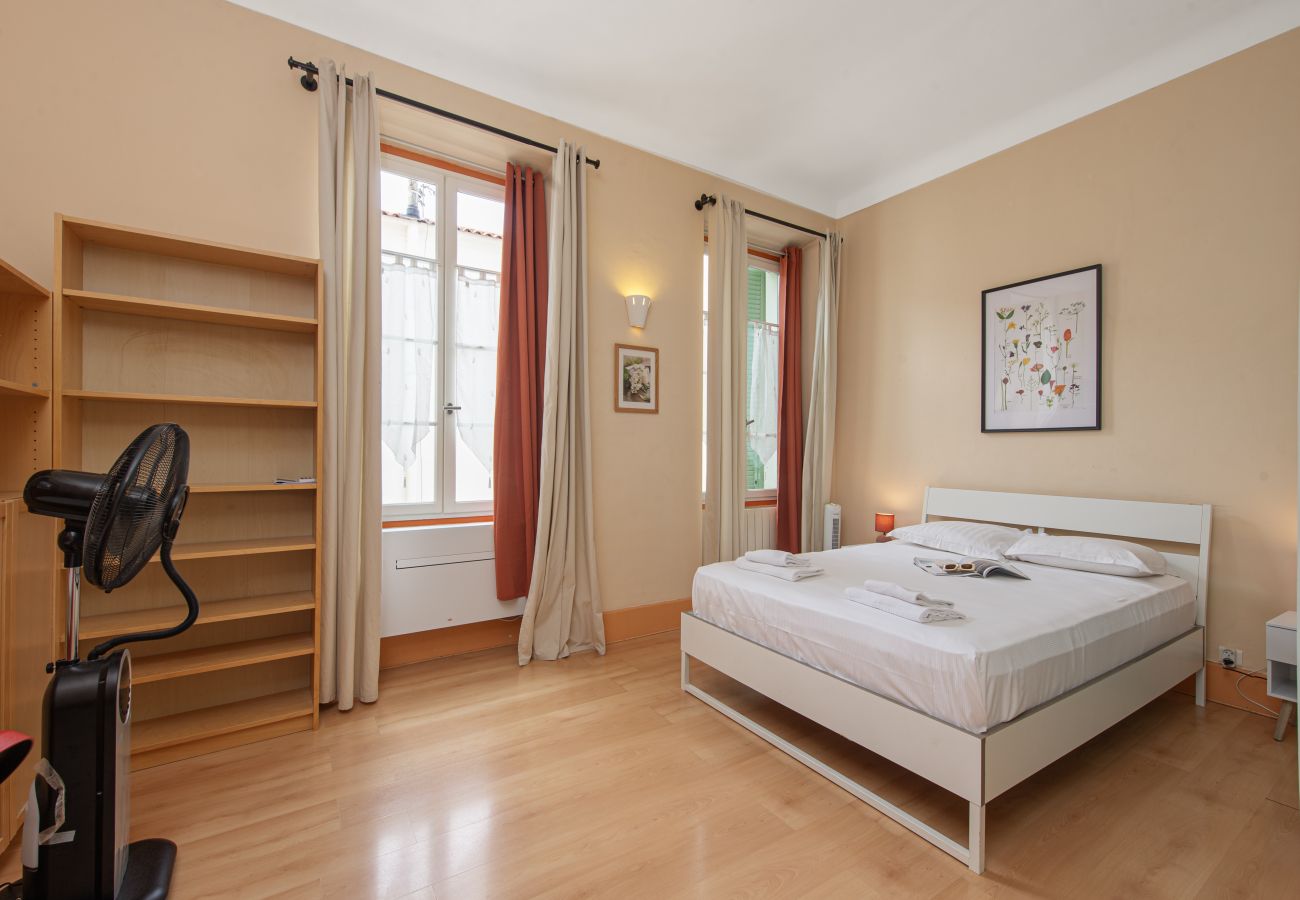 Apartment in Menton - 80 - Rue de Brea