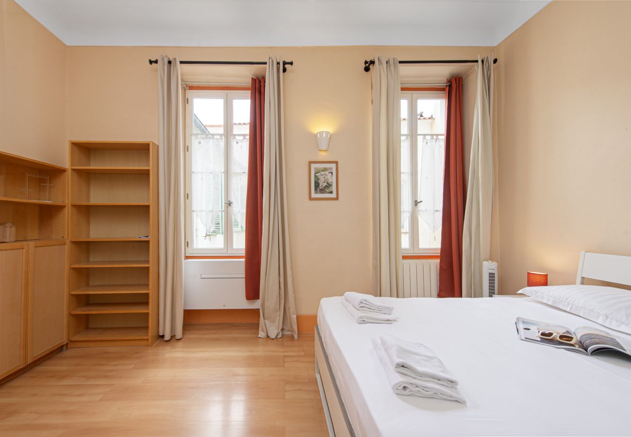 Apartment in Menton - 80 - Rue de Brea