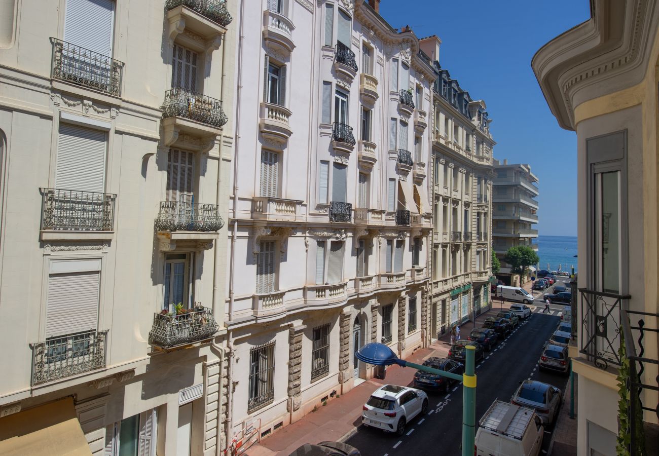 Apartment in Menton - 23-Henry Benett