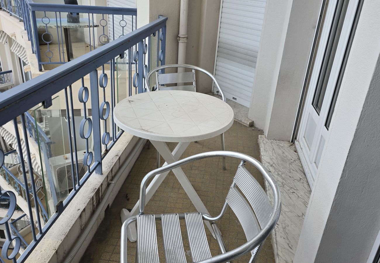 Apartment in Menton - 126- La Piscine