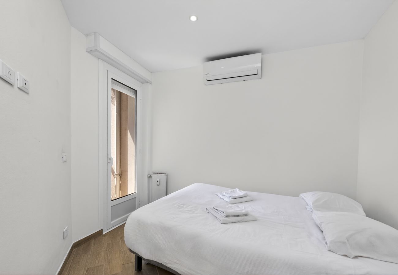 Apartment in Menton - 126- La Piscine