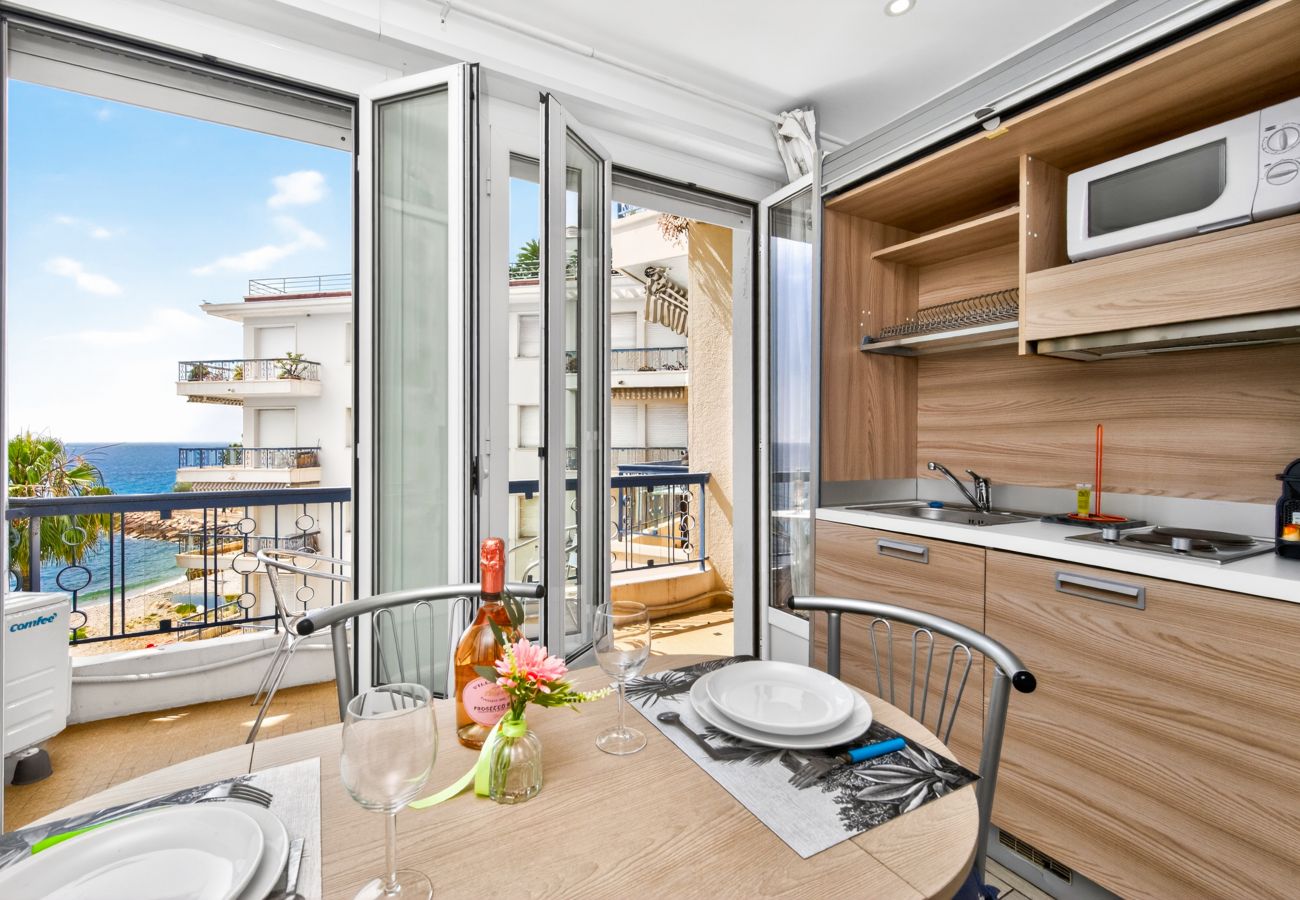 Apartment in Menton - 126- La Piscine