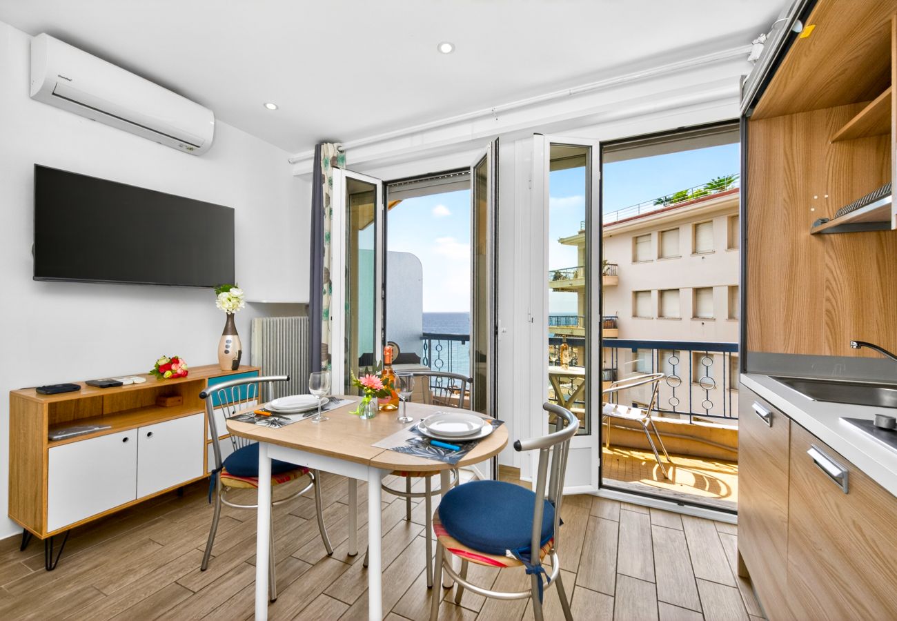 Apartment in Menton - 126- La Piscine