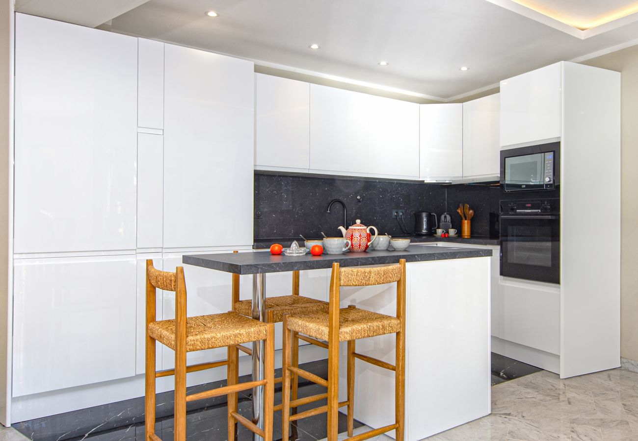 Appartement à Menton - 64-"Vue Mer Unique" Appartement Luxueux,