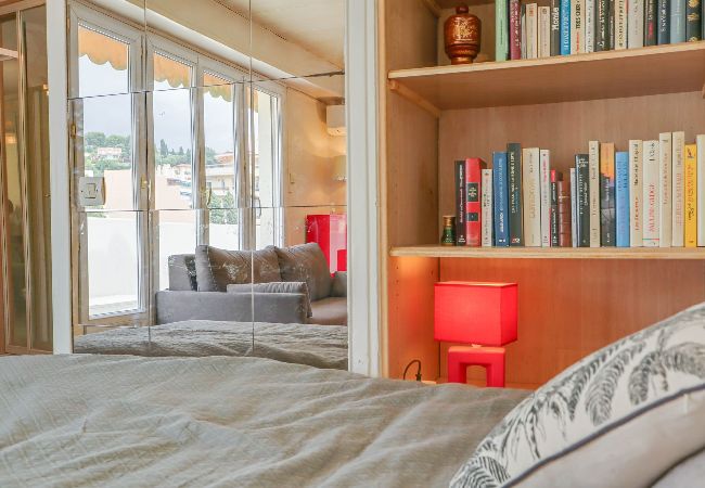 Studio à Roquebrune-Cap-Martin - 4-Cosy studio, proche Plage et Gare, vue Montagne Studio à Roquebrune-Cap-Martin - 4-Cosy studio, proche Plage et Gare, vue Montagne