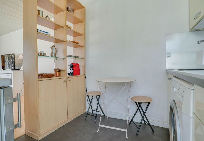 Studio à Roquebrune-Cap-Martin - 4-Cosy studio, proche Plage et Gare, vue Montagne Studio à Roquebrune-Cap-Martin - 4-Cosy studio, proche Plage et Gare, vue Montagne