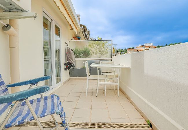 Studio à Roquebrune-Cap-Martin - 4-Cosy studio, proche Plage et Gare, vue Montagne Studio à Roquebrune-Cap-Martin - 4-Cosy studio, proche Plage et Gare, vue Montagne