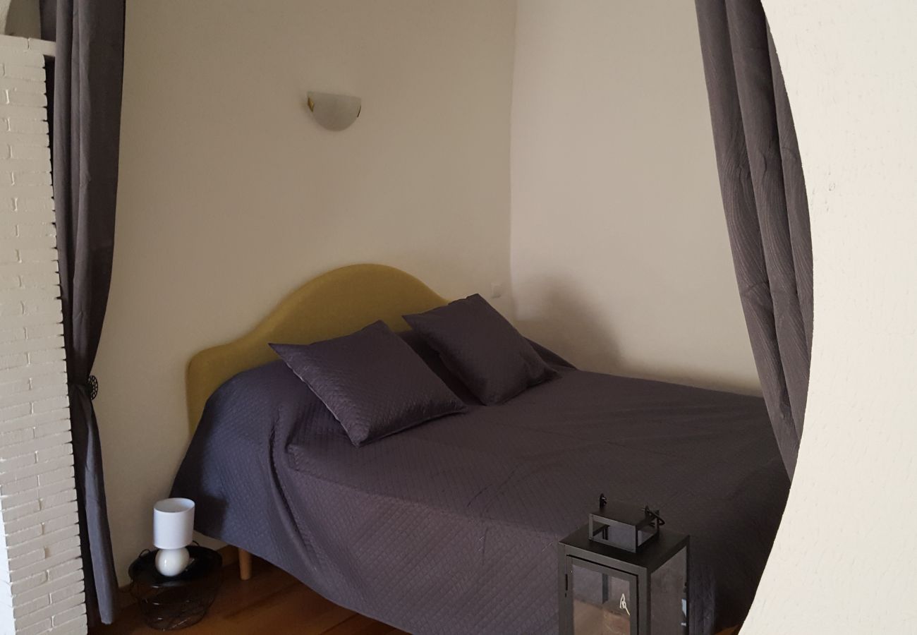 Studio à Menton - 5- 68 rue longue (vieille ville)