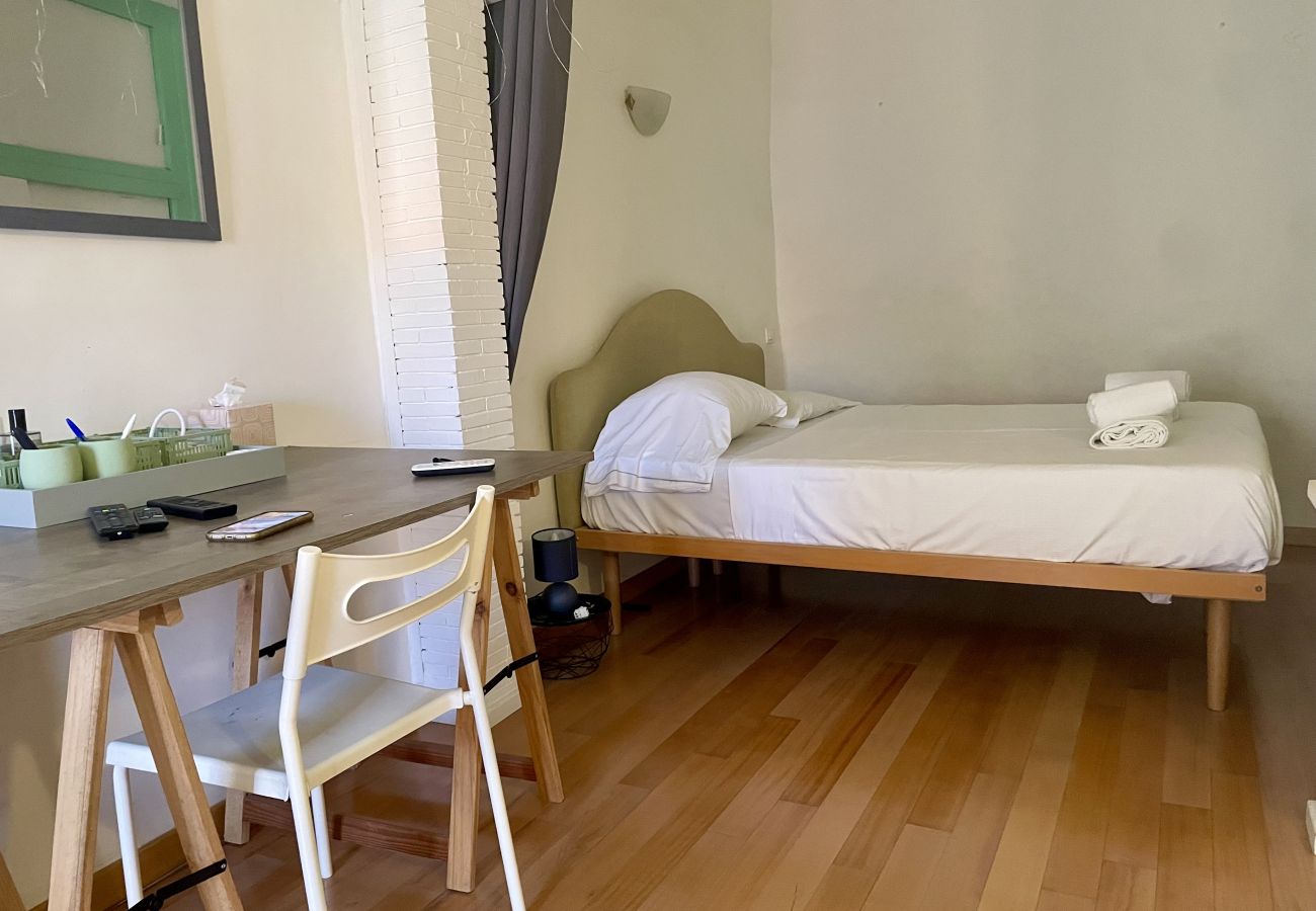 Studio à Menton - 5- 68 rue longue (vieille ville)
