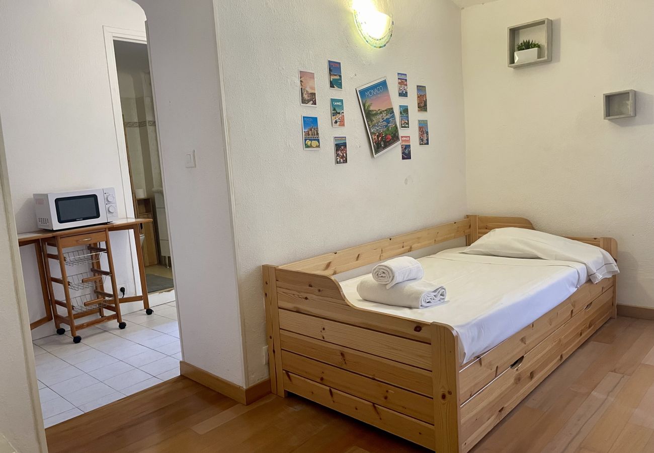 Studio à Menton - 5- 68 rue longue (vieille ville)