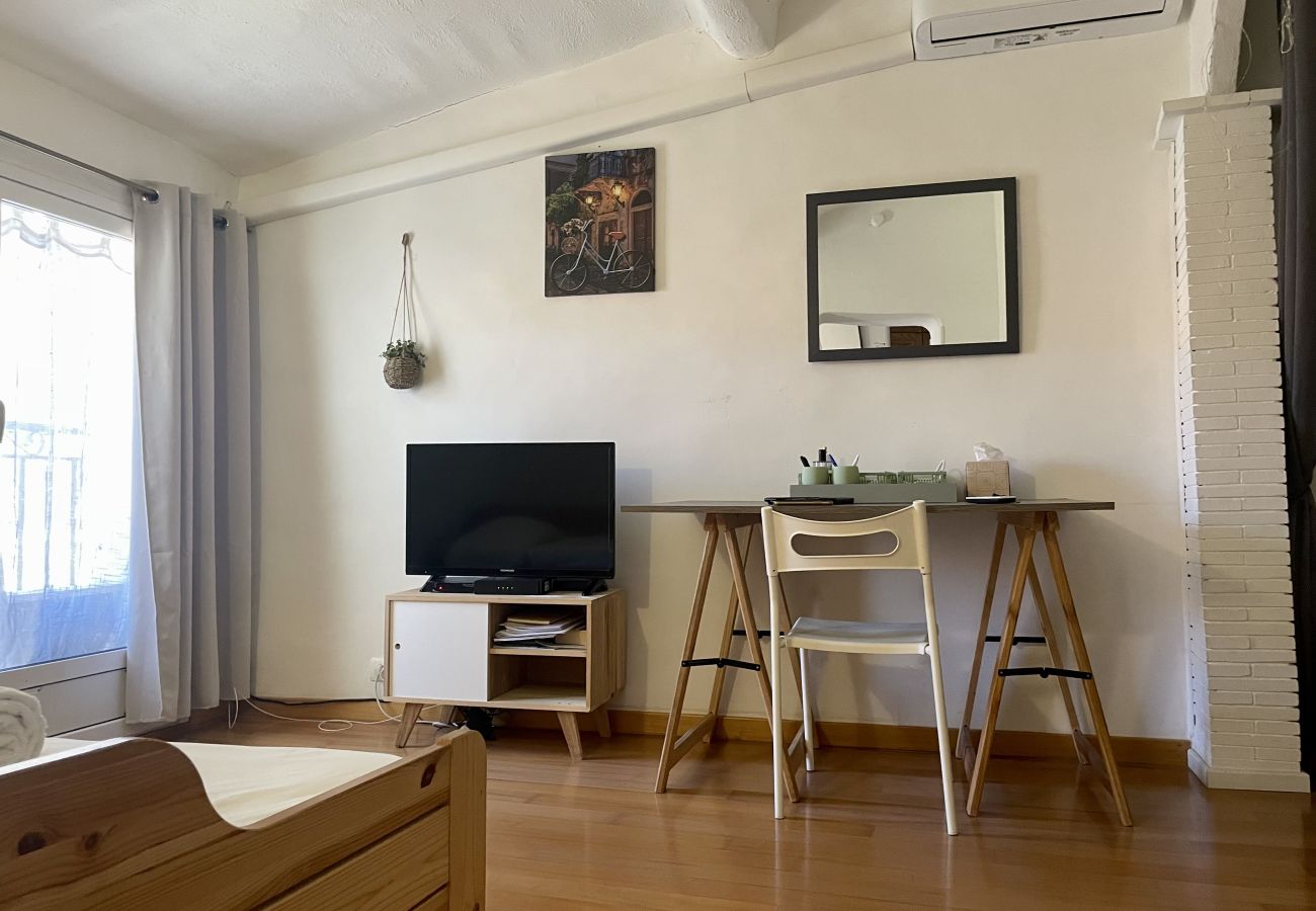 Studio à Menton - 5- 68 rue longue (vieille ville)